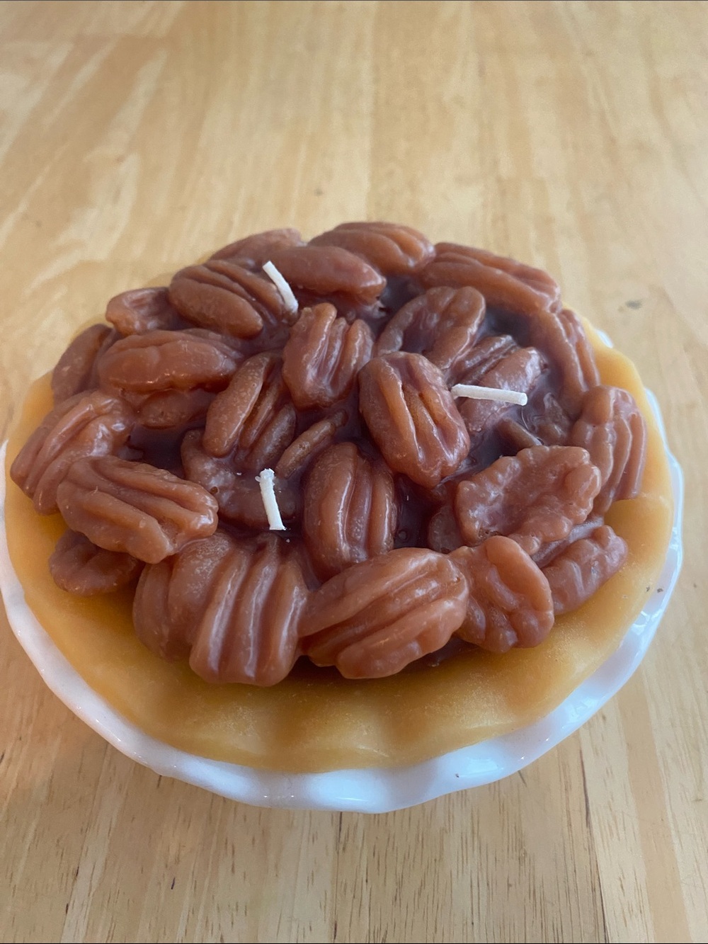 Pecan Pie 3 wick candle in white ceramic bowl. NWT. Ashland Autumn candle